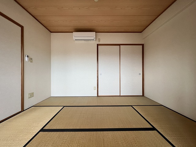 ジュピターの和室|和室ならではの温かな和の空間で寛ぎの時間を過ごせます
※間取り反転の場合あり、内装が若干異なる場合がございます