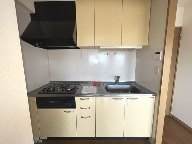 ジュピターのキッチン|キッチンでお料理をお楽しみください
※間取り反転の場合あり、内装が若干異なる場合がございます