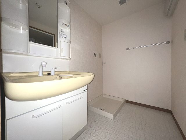 ジュピターの洗面所|使いやすい洗面所です
※間取り反転の場合あり、内装が若干異なる場合がございます