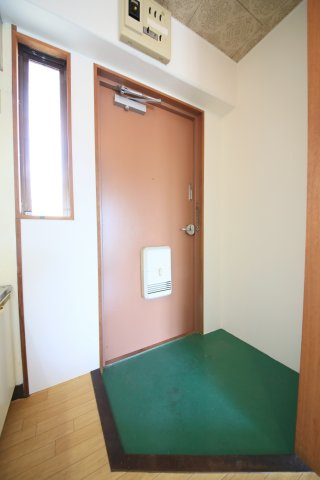 キャンパスひまわり住吉の玄関