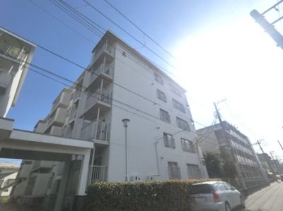 【外観】 | サニークレスト白楽Ａ棟 | 総戸数２１戸、昭和５２年８月築、管理人は日勤勤務につき管理体制良好です♪
