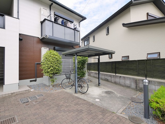ディアス有里Aのその他共用部分|屋根付きの駐輪場です