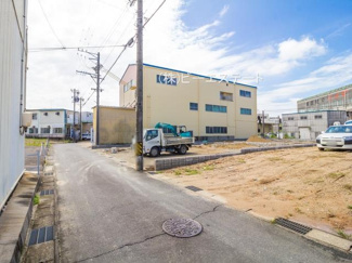 【前面道路含む現地写真】