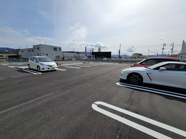ヴィラコート　ワンの駐車場