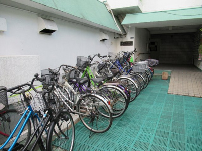 【その他共用部分】 | こがねグランドハイツ（八戸ノ里賃貸） | 駐輪スペースです