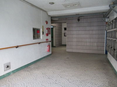 【エントランス】 | こがねグランドハイツ（八戸ノ里賃貸） | エントランスです