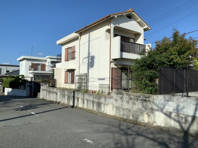 【外観】 | 神戸市須磨区友が丘1丁目売り土地 | 西側の道路は幅が9ｍあり、歩道も整備されております。