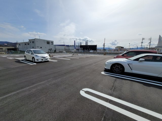 ヴィラコート　ワンの駐車場