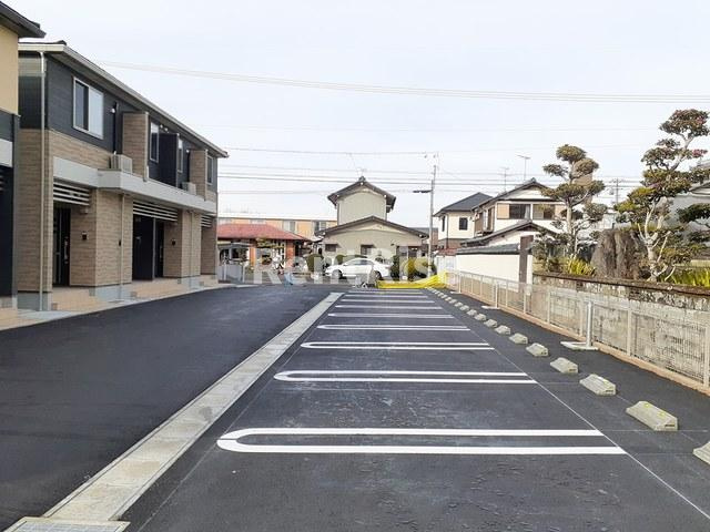 シャンテＡの駐車場