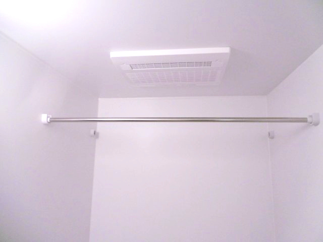 雨の日でも問題ない浴室乾燥機付き★