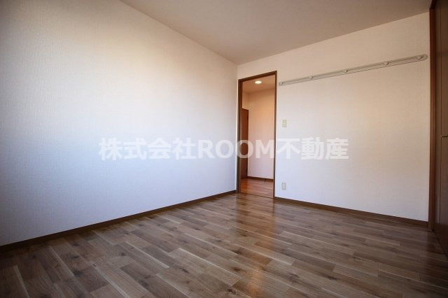 シャルマンコートの寝室|広くて明るい寝室