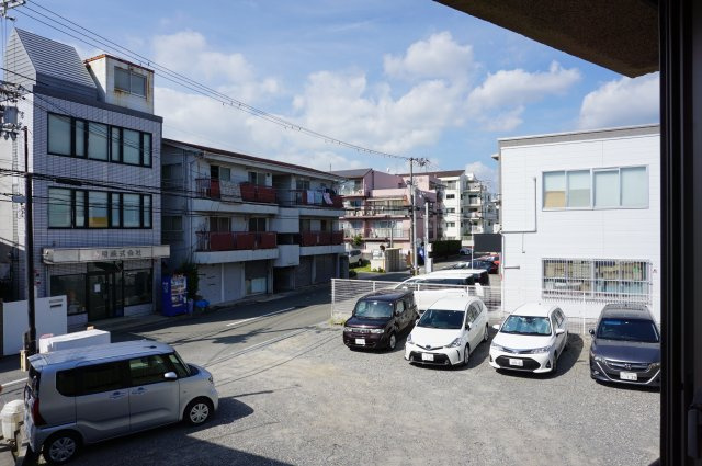 【展望】 | 岸本文化 | 隣地が駐車場なので解放感があります。