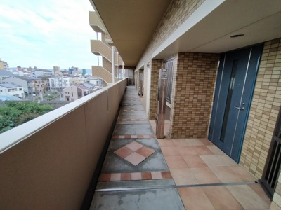 【その他共用部分】 | グランディア深江橋ガーデンズ | 綺麗に管理された廊下、共用部分です。