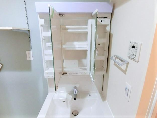 FAIRFIELD COTTAGEの独立洗面台