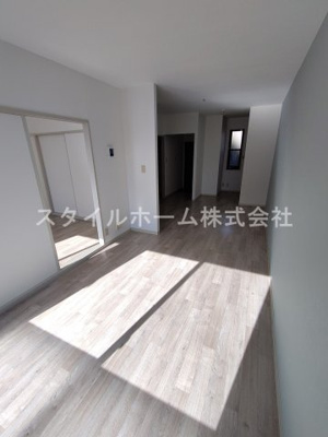 【居間・リビング】 | 第二大清水ハイツ | こちらの居間で趣味の時間をお楽しみください