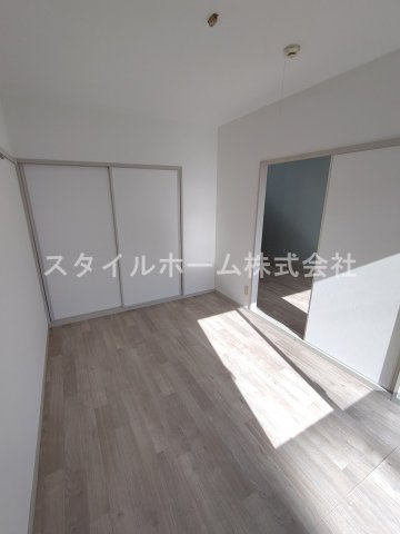 【寝室】 | 第二大清水ハイツ | 落ち着いた色調の寝室です