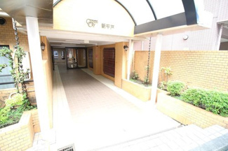 【エントランス】 | キレイに管理されたマンションエントランスです♪