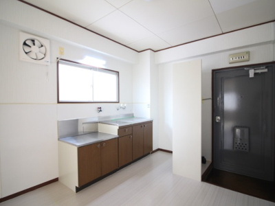 【居間・リビング】 | コーポ・シラミネ