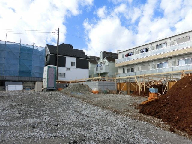 鷺沼台３丁目　新築分譲住宅　の外観|鷺沼台３丁目　新築分譲住宅　全３棟　全棟カースペース２台　南側に協定道路を設けた全棟採光に満ちた明るい邸宅　