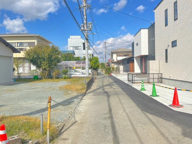 久留米市諏訪野町の前面道路含む現地写真