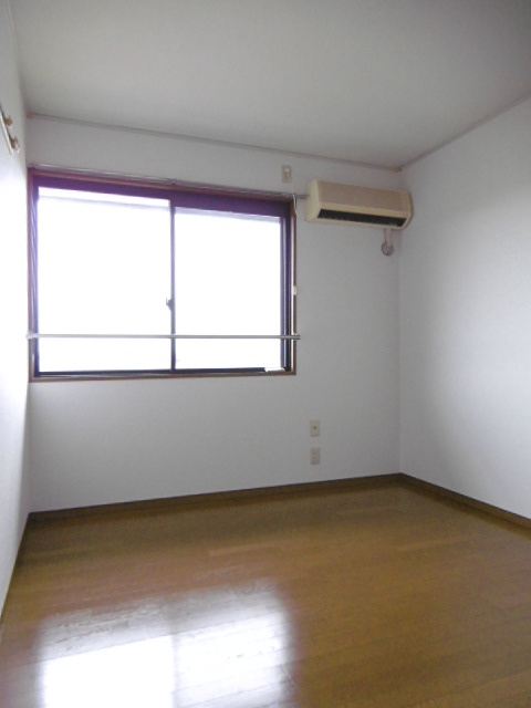 パピオン津福【10,000円キャッシュバック対象物件】の洋室|落ち着いた色調の洋室です