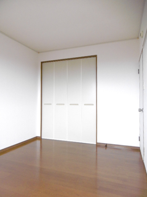 パピオン津福【10,000円キャッシュバック対象物件】の寝室|開放的な寝室です