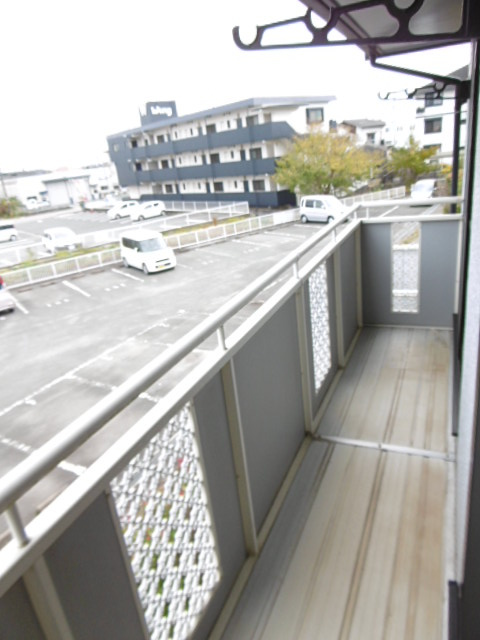 パピオン津福【10,000円キャッシュバック対象物件】のバルコニー|陽当たり良好なバルコニーです