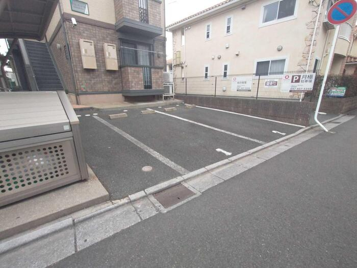 クレベールの駐車場