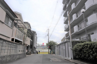 【前面道路含む現地写真】