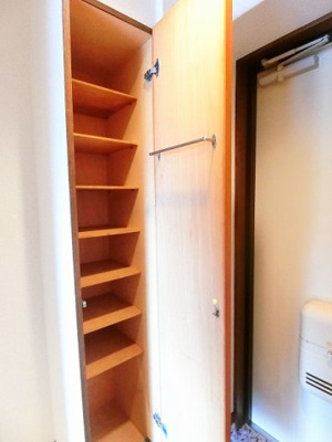 【玄関】 | シャインヒルズ向ヶ丘 | シューズボックスがあるので靴が散らからずいつでも玄関すっきり♪お客様もスムーズにお出迎えできますね☆