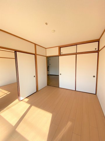 スカイハイツの居間・リビング