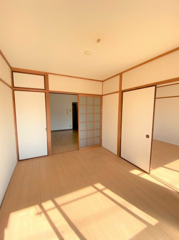 スカイハイツの居間・リビング