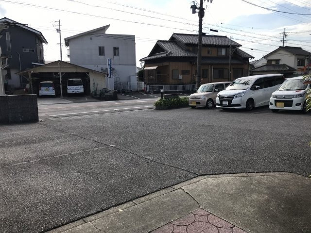 セジュール中後の駐車場