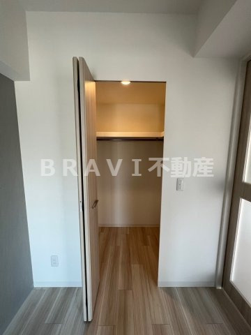 La Douceur谷町（旧 ミラージュパレス谷町ブライト）　BRAVI不動産の収納|【ミラージュパレス谷町ブライト】ウォークインクローゼット