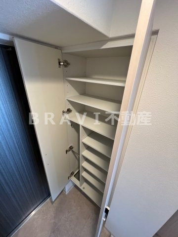 La Douceur谷町（旧 ミラージュパレス谷町ブライト）　BRAVI不動産の収納|【ミラージュパレス谷町ブライト】シューズボックス