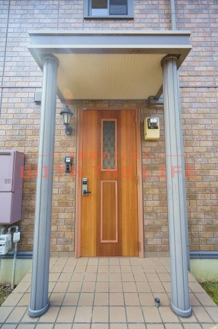 ハレアカラ【10，000円キャッシュバック対象物件】のエントランス|落ち着いたエントランスです