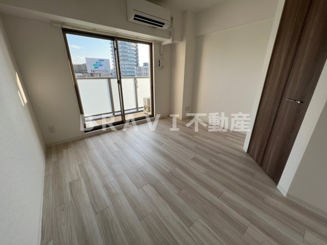 La Douceur谷町（旧 ミラージュパレス谷町ブライト）　BRAVI不動産の居間・リビング|【ミラージュパレス谷町ブライト】こちらのリビングで趣味の時間をお楽しみください