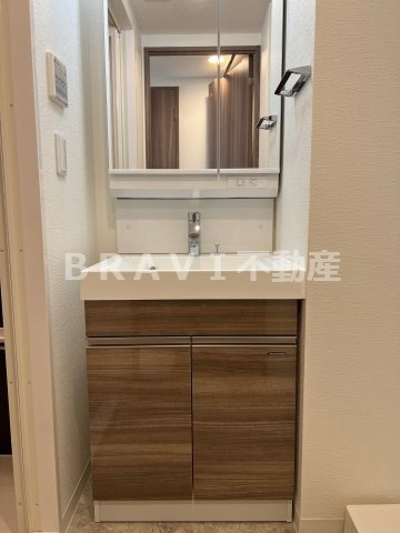 La Douceur谷町（旧 ミラージュパレス谷町ブライト）　BRAVI不動産の独立洗面台|【ミラージュパレス谷町ブライト】独立洗面台あり、毎朝おしゃれに忙しい女性の方におすすめです