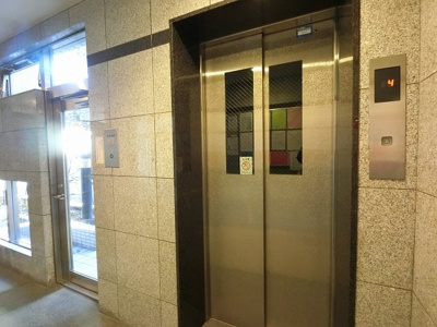 【その他共用部分】 | クリオ大通り公園弐番館 | お買い物時やベビーカーの出し入れに便利なエレベーター付です。