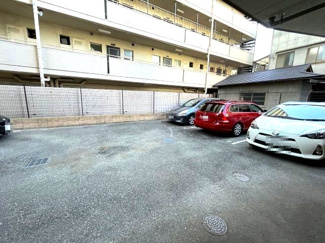 【駐車場】