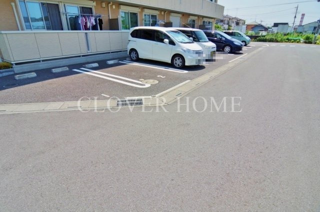 MiracleBearの駐車場