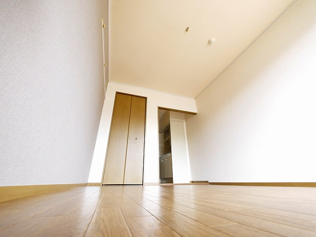 ハイツソレイユの洋室|個人の部屋や寝室として使える洋室です