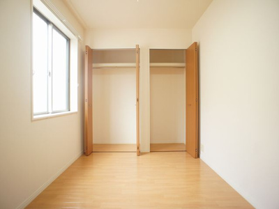 【収納】 | ポラリスＡ | 充実収納付きの北側洋間です♪