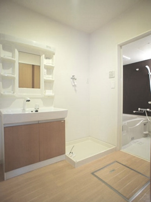 【独立洗面台】 | ポラリスＡ | 洗髪洗面化粧台と洗濯機置き場があります♪