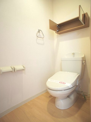 【トイレ】 | ポラリスＡ | 温水洗浄暖房便座機能付きです♪