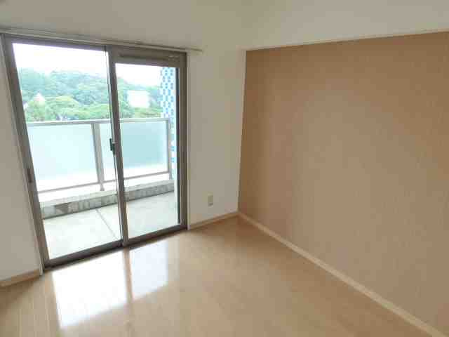 【洋室】 | T-FLAT58 | ゆったりした洋室です