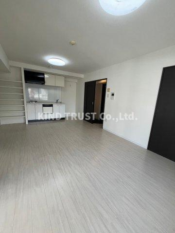 ハーベスト天満の居間・リビング|こちらの居間で趣味の時間をお楽しみください