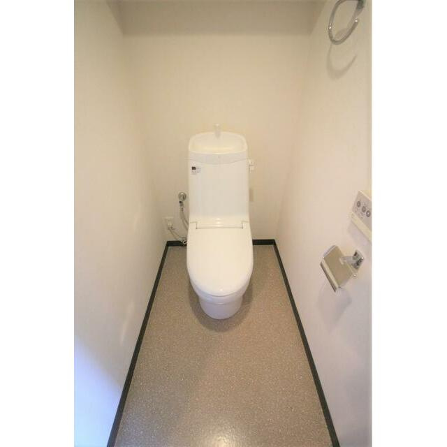 熊本市中央区新屋敷１丁目の賃貸マンションのトイレ