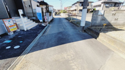 【前面道路含む現地写真】 | クレイドルガーデン土浦市中荒川沖町第2 | 実際に現地で周辺環境や街並み、近隣のスーパーや通学路の安全性、病院、公園・・・など生活のイメージをしてください。