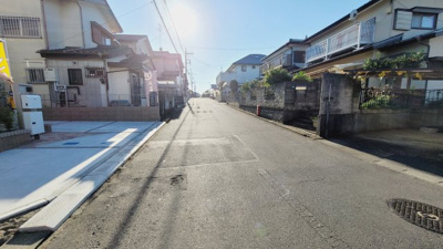 【前面道路含む現地写真】 | リーブルガーデン牛久市上柏田8期 | 実際に現地で周辺環境や街並み、近隣のスーパーや通学路の安全性、病院、公園・・・など生活のイメージをしてください。